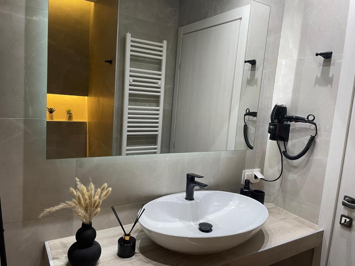 Jacuzzi Suite Ladadika Thessaloníki Exteriör bild