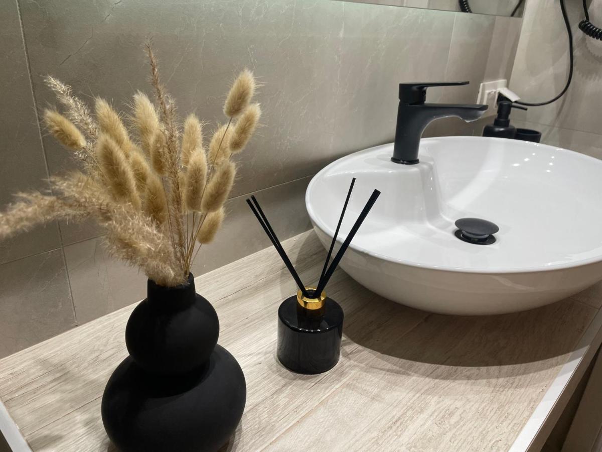 Jacuzzi Suite Ladadika Thessaloníki Exteriör bild