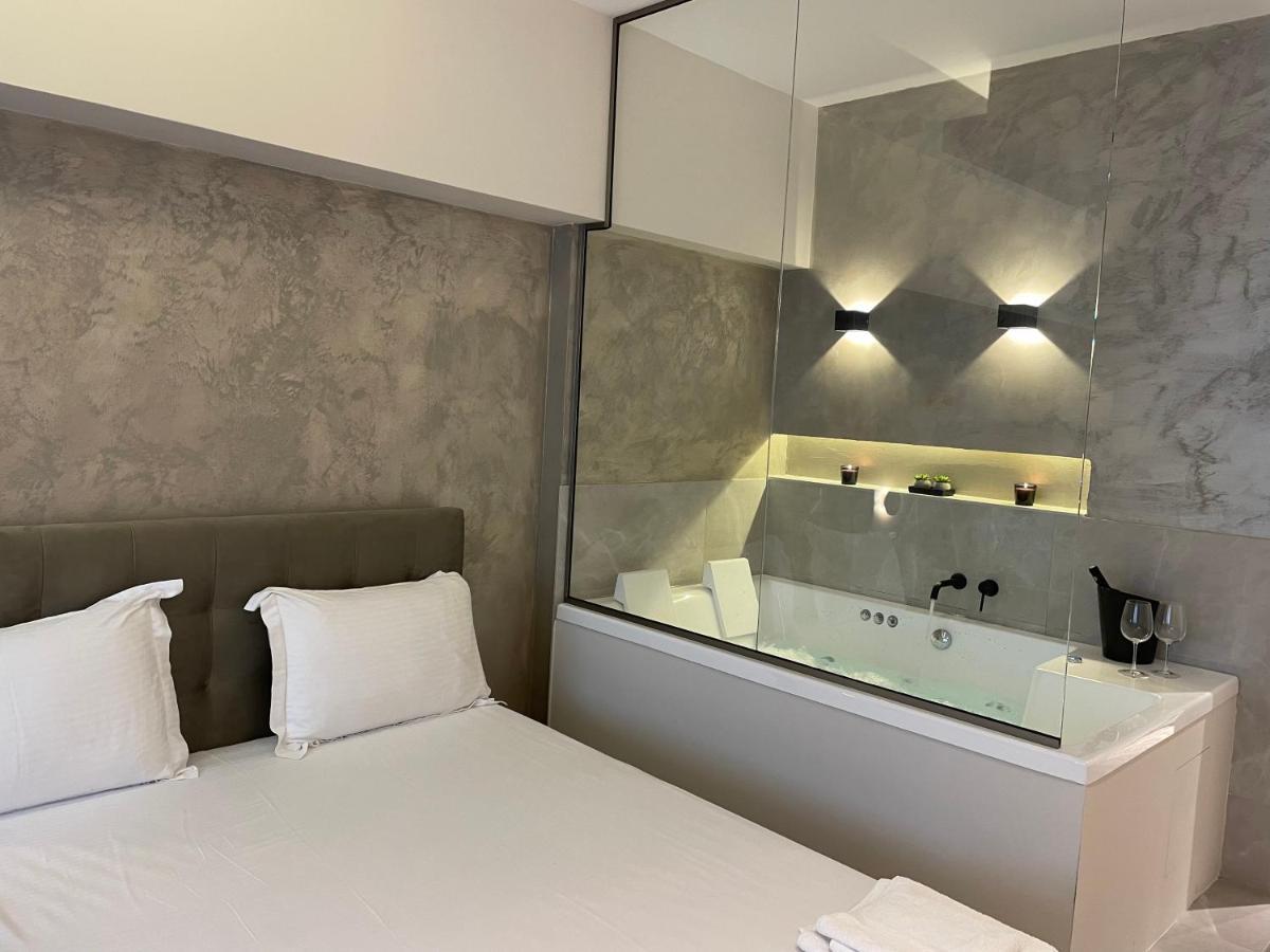 Jacuzzi Suite Ladadika Thessaloníki Exteriör bild